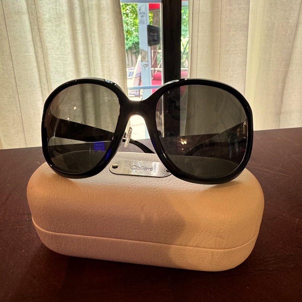 Chloe oversized sun glasses gently used no scratches